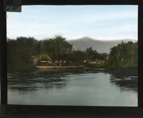 Glas Positiv Deutsch Ostafrika um 1913, Karawane beim Überqueren des Lufiriflusses