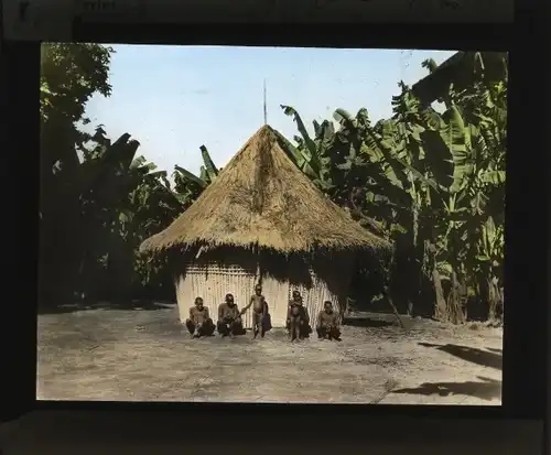 Glas Positiv Deutsch Ostafrika um 1913, Rundhütte der Wanjakiussa