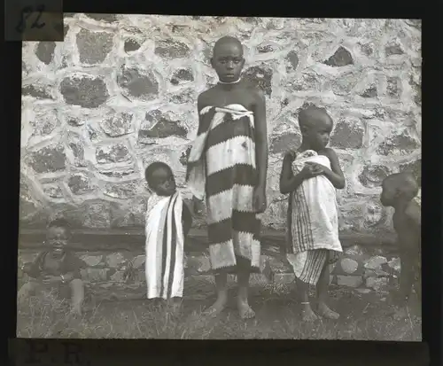 Glas Positiv Deutsch Ostafrika um 1913, Wanjakiussakinder