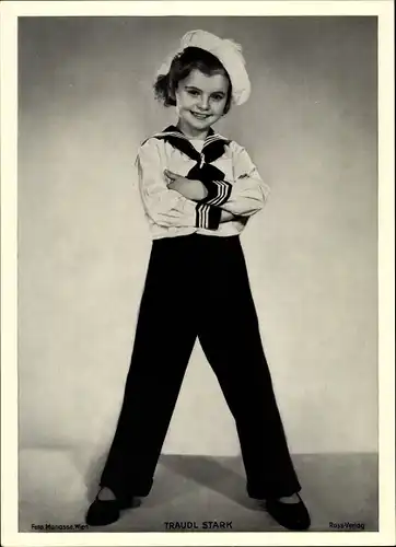 Foto Schauspielerin Traudl Stark, Kinderportrait, Matrosenanzug