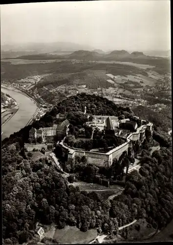 Ak Königstein an der Elbe Sächsische Schweiz, Festung aus etwa 600 m  Flughöhe