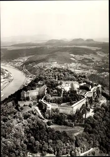 Ak Königstein an der Elbe Sächsische Schweiz, Festung aus etwa 600 m  Flughöhe