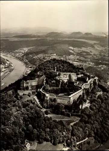 Ak Königstein an der Elbe Sächsische Schweiz, Festung aus etwa 600 m  Flughöhe