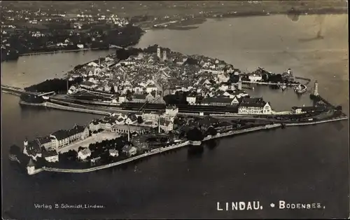 Ak Lindau in Bodensee Schwaben, Fliegeraufnahme der Insel aus dem Zeppelin