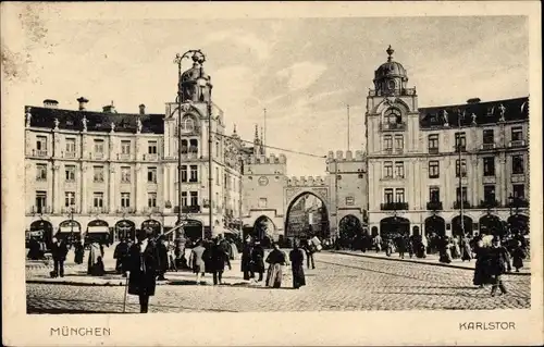Ak München, Karlstor, Passanten