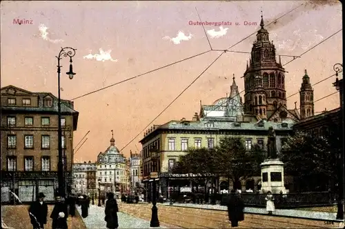 Ak Mainz am Rhein, Gutenbergplatz, Dom, Passanten