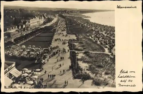Ak Ostseebad Warnemünde Rostock, Blick vom Leuchtturm auf die Promenade