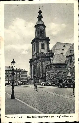 Ak Worms am Rhein, Dreifaltigkeitskirche, Siegfriedbrunnen, Straßenbahn