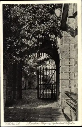 Ak Wilhelmshöhe Kassel in Hessen, Schloß Hotel Wilhelmshöhe, Löwenburg Eingang, Zugbrücke Fallgitter