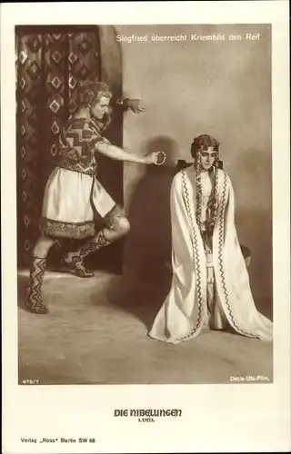 Ak Die Nibelungen, Filmszene, Siegfried überricht Kriemhild den Reif, Ross 675/7