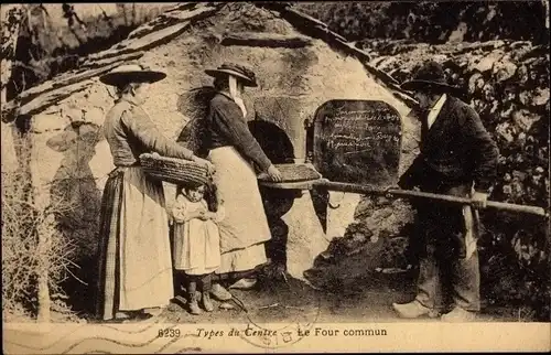 Ak Types du Centre, le Four commun, Brotbackofen