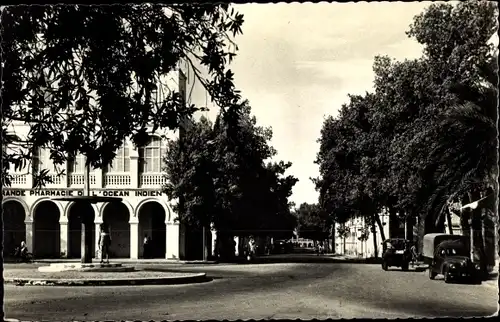 Ak Djibouti Dschibuti, Place Menelick et rue d'Etiopie, Grande Pharmacie de l'Ocean Indien