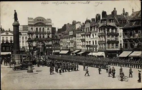 Foto Ak Lille Nord, Grand Place, Aufziehen der Wache, deutsche Truppen