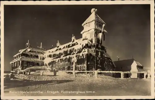 Ak Oberwiesenthal Erzgebirge, Fichtelberghaus, Schnee