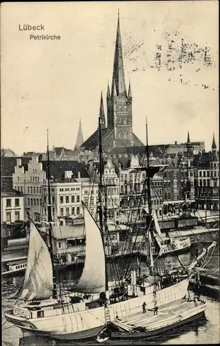 Ak Hansestadt Lübeck, Petrikirche, Boote