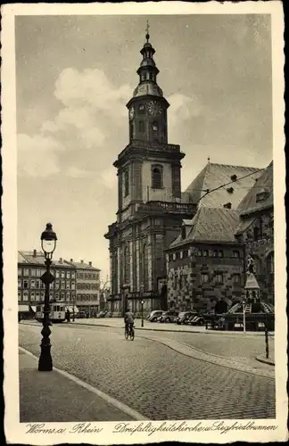 Ak Worms am Rhein, Dreifaltigkeitskirche und Siegfriedbrunnen