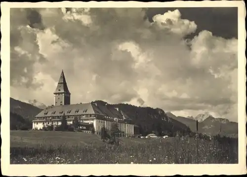 Ak Klais Krün in Oberbayern, Blick zum Schloss Elmau