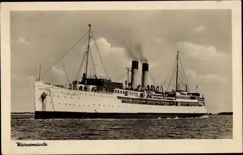 Ak Warnemünde, Schwedisches Fährschiff