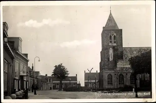 Ak Biggekerke Zeeland Niederlande, Dorpsring met Herv Kerk