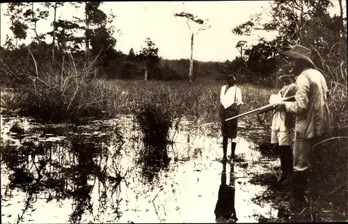 Foto Kasai DR Kongo Zaire, Männer bei der Entenjagd