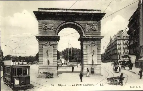 Ak Dijon Côte d'Or, La Porte Guillaume, Straßenbahn