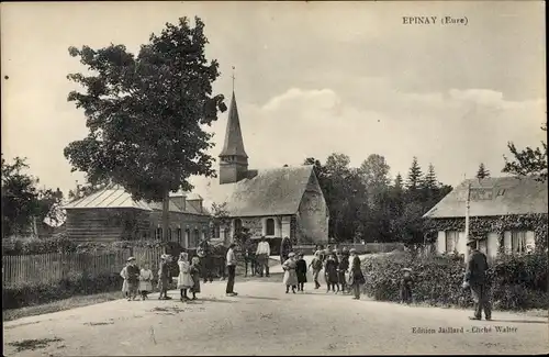 Ak Épinay Eure, rue, groupe d'inhabitants, enfants et adultes, eglise