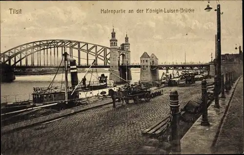 Ak Sowjetsk Tilsit Ostpreußen, Hafenpartie an der Königin Luisen Brücke