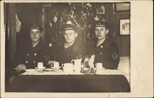 Foto Ak Deutsche Soldaten in Uniformen, Seeleute, Kaiserliche Marine