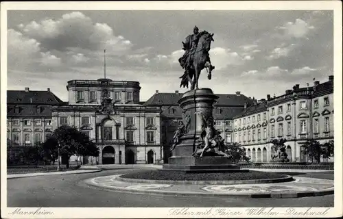 Ak Mannheim in Baden, Schloss mit Kaiser Wilhelm Denkmal