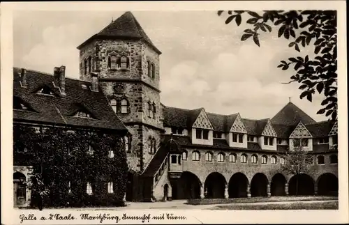 Ak Halle an der Saale, Moritzburg, Säulen, Turm, Innenhof