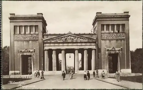 Ak München, Propyläen