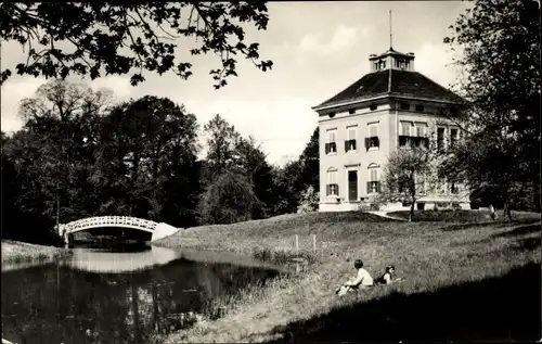 Ak Dessau in Sachsen Anhalt, Anhaltinisches Schlösschen, Brücke