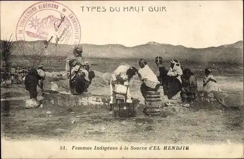 Ak Types du Haut Guir, Femmes Indigenes a la Source d'El Hendjir