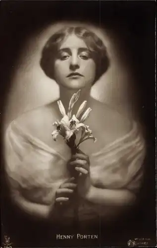 Ak Schauspielerin Henny Porten, Portrait, Blumen