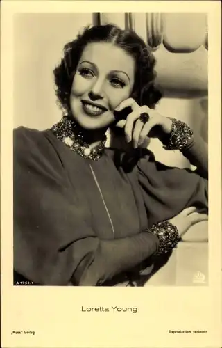 Ak Schauspielerin Loretta Young, Portrait