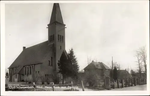 Ak Oud Schoonebeek Drenthe Niederlande, Ned. Herv. Kerk met Pastorie