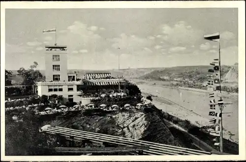 Ak Praha Prag Tschechien, Stadtansicht, Fahnen