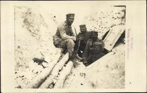 Foto Ak Deutsche Soldaten in Uniformen im Schnee, I WK