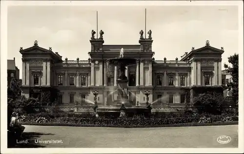 Ak Lund Schweden, Blick auf die Universität, Springbrunnen