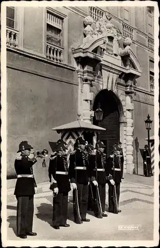 Ak Monaco, La garde Princiere devant le Palais