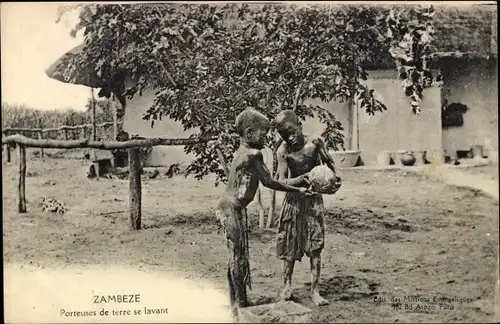 Ak Sambia, Zambeze Porteuses de terre se lavant