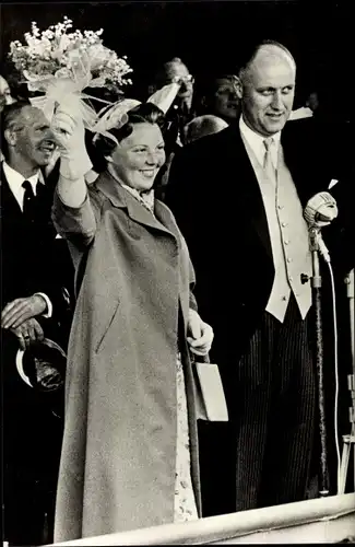 Ak Muiden Nordholland, Prinzessin Beatrix, tewaterlatting van de Groene Draeck 1957