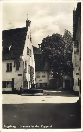 Ak Augsburg, Brunnen in der Fuggerei