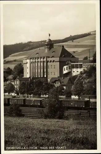 Ak Probstzella in Thüringen, Haus des Volkes, Güterwagons, Gleise