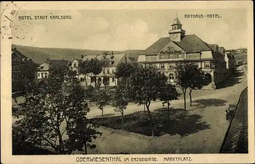 Ak Oberwiesenthal im Erzgebirge, Hotel Stadt Karlsbad, Rathaus Hotel, Marktplatz