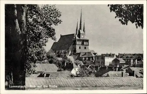 Ak Lommatzsch Sachsen, Blick auf den Ort und die Kirche, Häuser