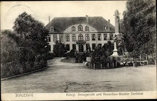 Ak Schleswig an der Schlei, Königl. Amtsgericht, Reventlow Beseler Denkmal