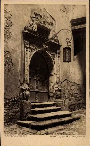 Ak Rothenburg ob der Tauber Mittelfranken, Portal im Rathaushof