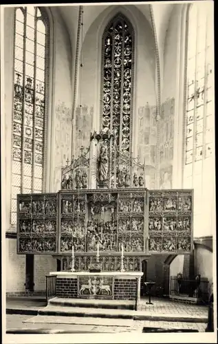 Ak Salzwedel in der Altmark, Inneres der St. Marien Kirche, Altar