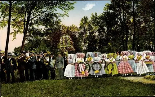 Ak Burg im Spreewald, Richtfestzug, Einbringen der Krone, Volkstrachten